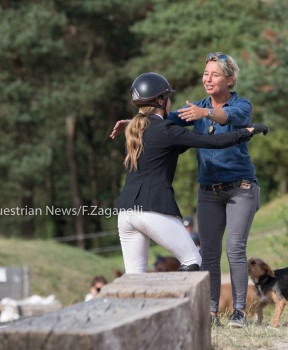 Complicité et Bonheur au moment de la Victoire ... Entre Tanie et sa Coach